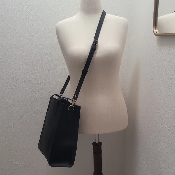Portland Leather Black Tote - Picture 1 of 8